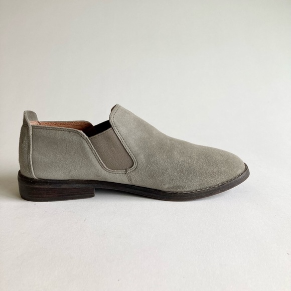 Gentle Souls Grey Suede Genuine Leather Rubber Outsole Loafers size 7 - Picture 5 of 14